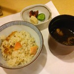 金目鯛の釜飯、香の物、赤出汁
