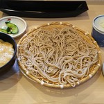 蕎麦の三心 - とろろごはんとおそば・ざる（1050円）