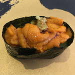 Hama Sushi - 今日はワサビたっぷりチョイ醤油で行こうか。
                        
                        美味い。
                        
                        
                        