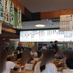 活魚料理 びんび家 - メニューもかなり豊富。1,000円ぐらいから新鮮なお刺身をいただけます。