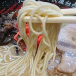 元祖博多 中洲屋台ラーメン 一竜 - 麺アップ