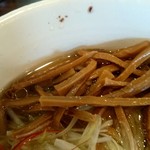 麺場 ふうらいぼう - 細いメンマ。淡麗系にも合いますね。