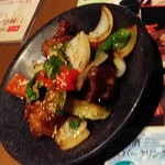 徳樹庵 秩父店 - 鶏もも唐揚げと彩野菜の黒酢餡かけ　790+税
