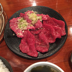 炭火ホルモン 焼肉 金丸 - 