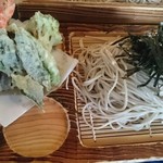 そば処　すぎ - 天つゆもついてて、そばには海苔が。