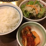 焼肉屋大平門 - ライスとサラダとキムチ