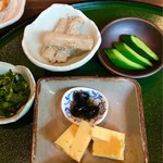 鮭山マス男商店 - 菜花和え,黒豆,厚焼き玉子,牛蒡叩き,漬け物