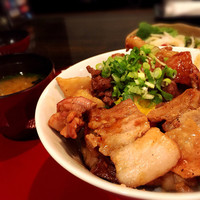 馬刺しと焼き鳥 グルマン三年坂 - 