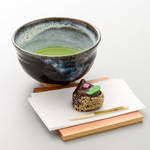 上杉伯爵邸 - 抹茶と上生菓子のセット