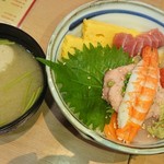 Sushi Misakimaru - 海鮮丼（980円）