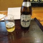 とんかつ武蔵野 - まずはビールで喉を潤す