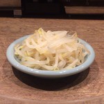 隆麺 - よだれ鶏(〆のもやし)