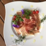 アカリ バル - おつまみ生ハムはお酒と一緒にどうぞ