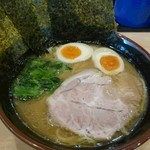 横浜ラーメン 北村家 - 味玉ラーメン（780円）