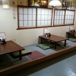 洋食いしだ - 小上がりは１２人まで