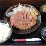 キセキ定食230g（ステーキ）1000円＋ごはんお替り100円