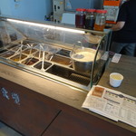 東風新意食堂 - 豆花に入れる具達