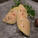 クッチーナ イタリアーナ ガッルーラ - （アップ）フォアグラと下に敷かれたちょこっと見えるマンゴー