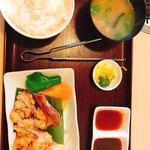 焼肉の栄亭 - ミックスホルモン定食1000円