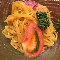 赤坂 津つ井 総本店 - もやしサラダ、520円。（外税）