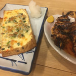 Izakaya Dan - しらすピザ&皮焼き
