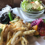 スローベリィ - 野菜のかき揚げ。