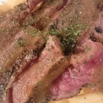 CarneTribe 肉バル - 牛ハラミのアップ