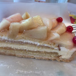 キル フェ ボン 仙台 - 桃とホワイトチョコムースのタルト