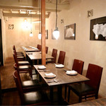 ファイ - 《塩の結晶》 島袋道浩さんの作品が飾られてます