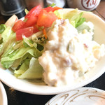 あっかんべぇ - サラダはポテサラ付き！スペシャルはサラダもスペシャルになる 