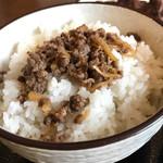 あっかんべぇ - ご飯大盛り  このニクそぼろがンマーい