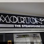 Morton's The Steakhouse - 専用エレベータ