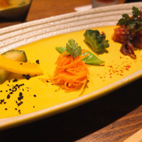 焼肉 うしみつ 恵比寿本店 - 季節野菜の前菜盛り合わせ
