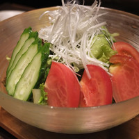 焼肉 うしみつ 恵比寿本店 - 特製うしみつサラダ