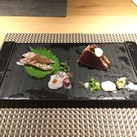 鰹の藁焼き 鯛 蛸（刺身盛合せ）