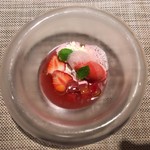 eclat - デザート上から撮影。