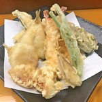 天ぷら 筧 - スペシャル天ぷら定食（海老2尾、穴子1本、キス、白身魚、帆立、いんげん、ピーマン、みょうが）