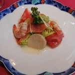 欧風カレー 白山舎 - 前菜。カレー屋さんとは思えない。