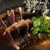 寅八商店 心斎橋店 - 産地直送カツオのわら焼きタタキ