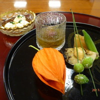 祇園 土井 - 辛子豆腐、サーモン黄身寿司、アワビ、オクラ、たくあん贅沢煮