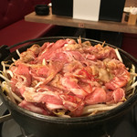 炭火焼肉・にくなべ屋 神戸びいどろ - 肉鍋第二形態