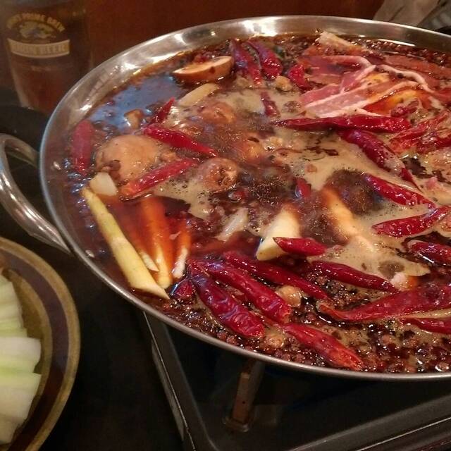 山椒と唐辛子がひしめき合い By 光多 みやま 旧店名 さんごく 京成船橋 中国鍋 火鍋 食べログ