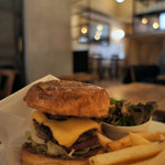 バーガーマニア - ブラウンシュガーベーコンチーズバーガー（3月限定）