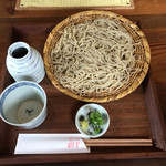 手打ち蕎麦 くげ - ざるそば￥９５０を大盛りにして￥２８０増し。合計￥１，２３０