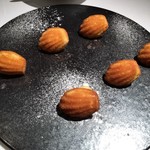 ドゥーアール - 焼きたてマドレーヌ