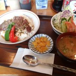 くつろぎ亭ひこべえ  - ステーキ丼　1026円