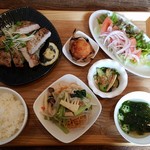 ナチュラルカフェ 四つ葉のクローバー - 