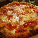 Pizzeria Formano - ディアボラ(トマトソース、モッツァレッラ、ナポリサラミ、パプリカ、イタリア産唐辛子)