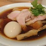 自家製麺 うろた - 醤油の純鶏ソバ。