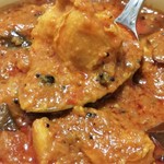 SPICY CURRY 魯珈 - 限定カレー（激辛！チェティナード風チキンカレー～version２～）のアップ
